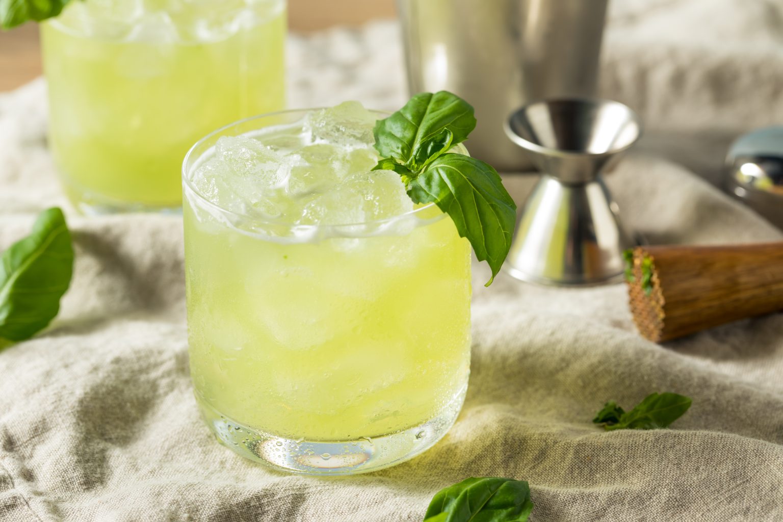 Herbs for Cocktails: Fresh Flavors to Elevate Your Drinks