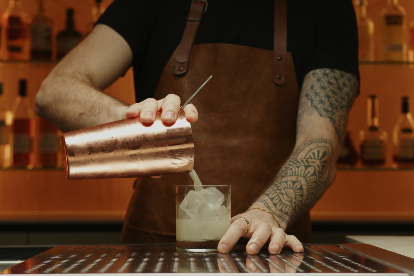 <p>Once you've shaken the cocktail, strain it into your old fashioned glass over fresh ice. </p>
