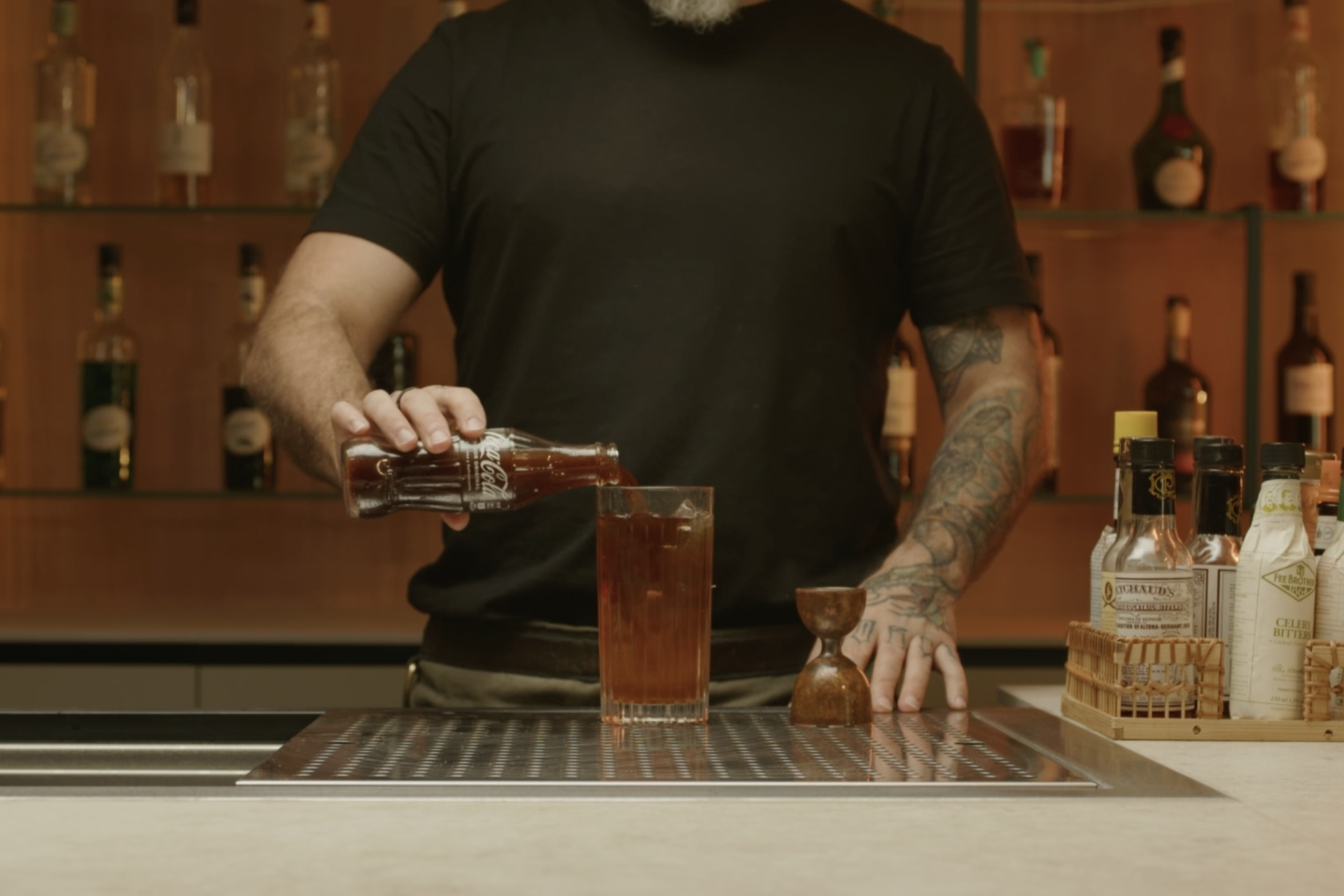 <p>Top off the cocktail with cola to add enthusiasm and a hint of caramel flavor.</p>