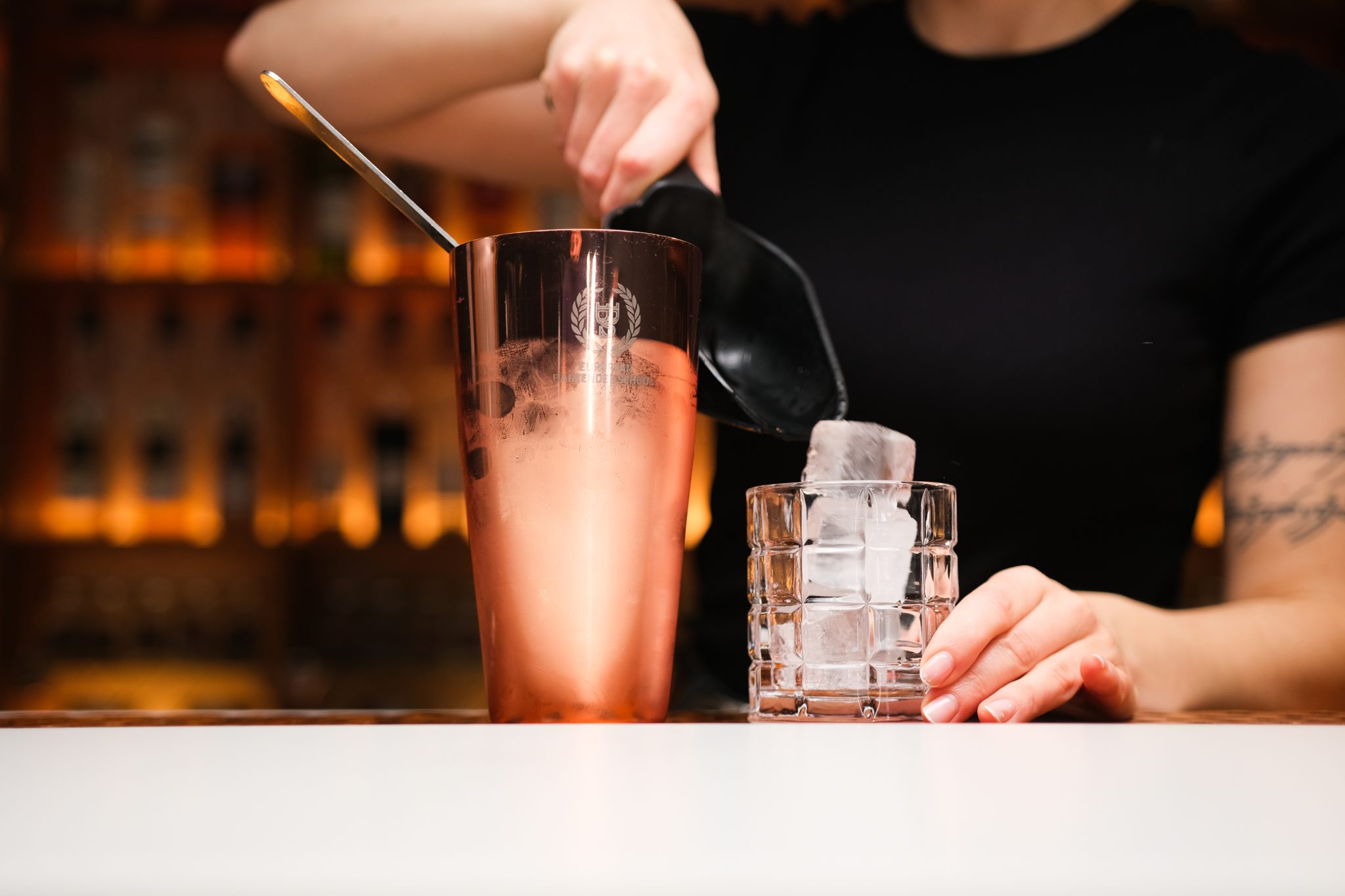 <p>Refill your chilled rocks glass with fresh ice cubes.</p>
