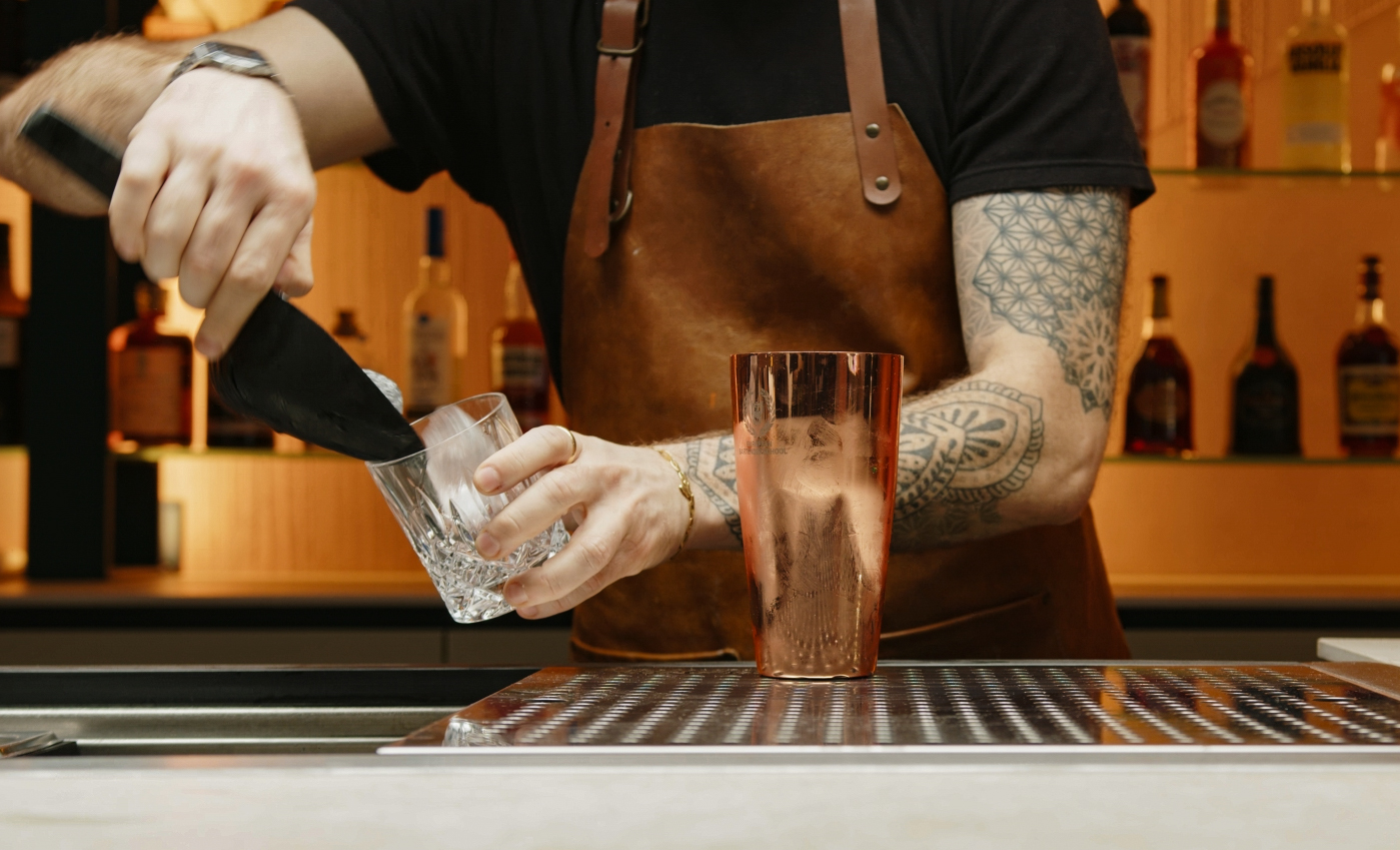 <p>Refill your Old Fashioned glass with fresh ice cubes.</p>
