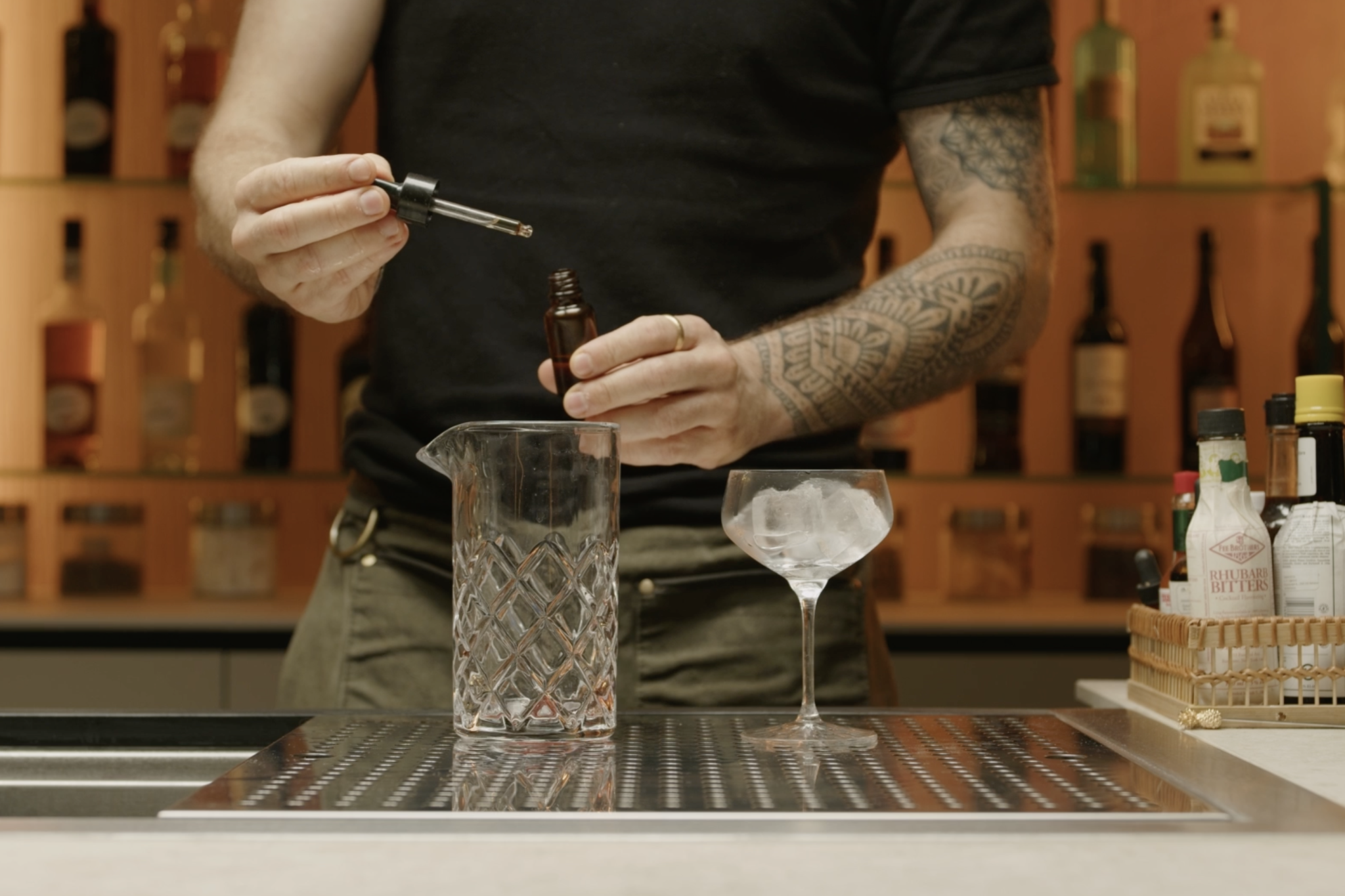 <p>Add 1 dash of absinthe to the mix, for an intriguing aroma.</p>